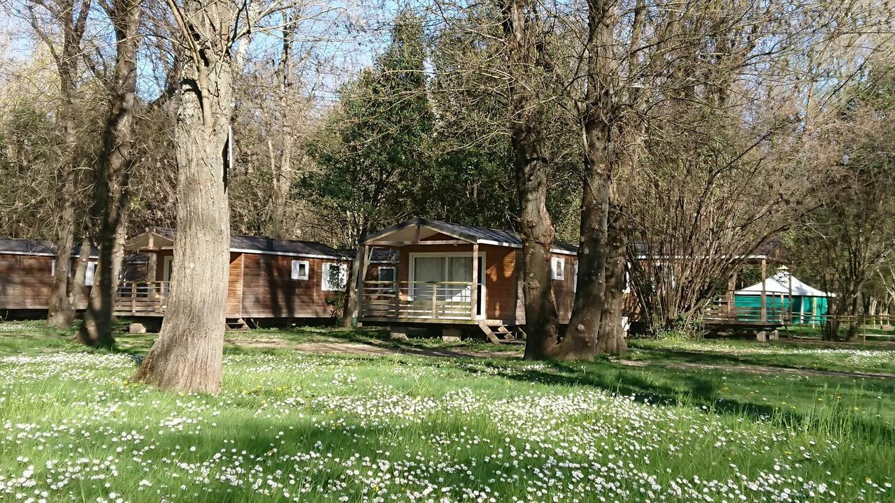 Camping Du Lion Bourg-Saint-Andeol Exterior photo